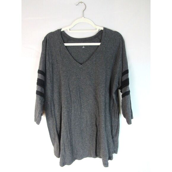 Torrid Gray Varsity Stripe Tee – Size 3 (EUC) - Picture 1 of 4